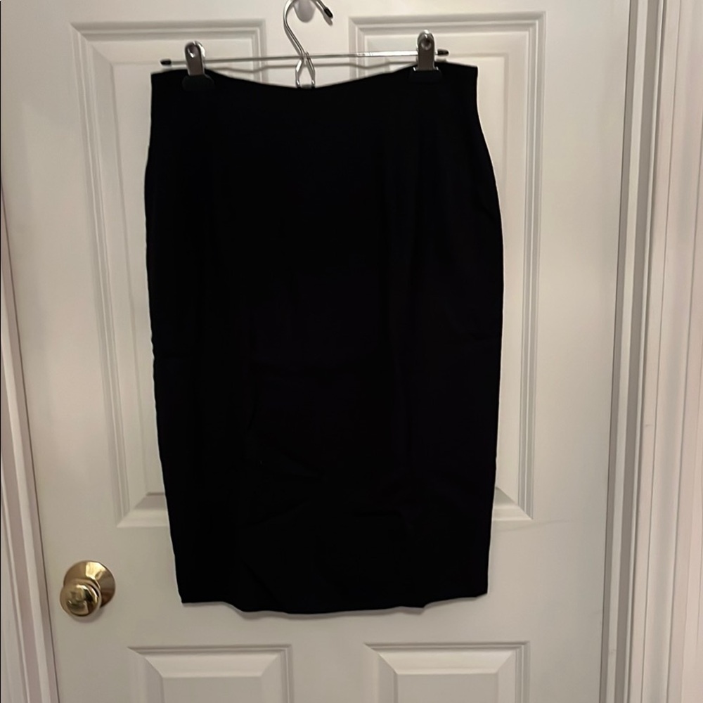 NWOT! Jones New York Dark Navy Blue Knee-Length Pencil Skirt for Work. Size 12.